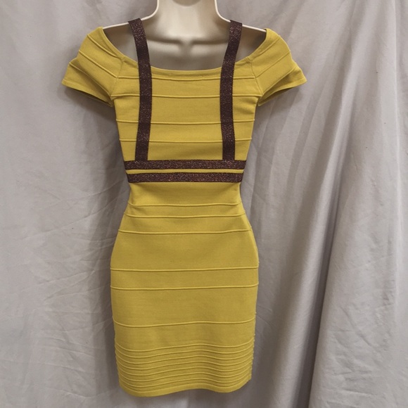 WOW Couture-Sleek and sexy cocktail dress! - Picture 3 of 4